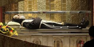 Câu hỏi 263. Những vị thánh thân xác vẫn nguyên vẹn nhiều năm sau khi qua đời?