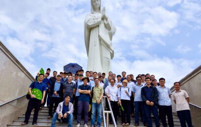CÙNG VỀ BÊN MẸ ĐỂ GẶP CHÚA – Khối Thần học Hành Hương Đức Mẹ Núi Cúi